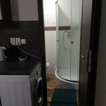 Basement Close To Train Station Apartment Bratislava