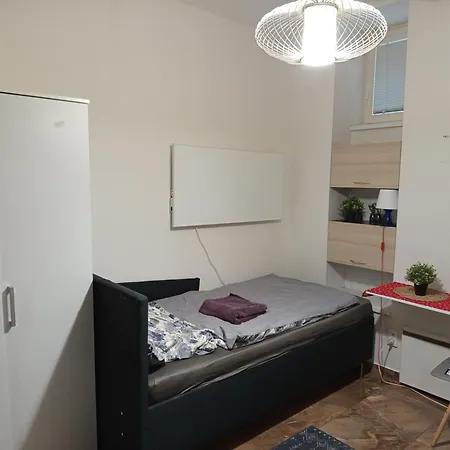 Apartment Basement Close To Train Station Bratislava